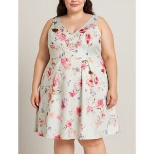 Chi Chi London V Neck Dress Fancy Floral Homecoming Gala size 18